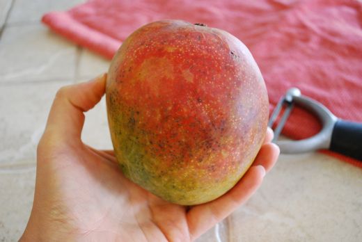 how to cut a mango