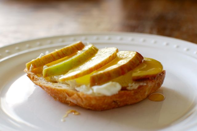 apple and goat cheese