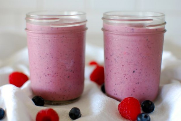 peanut butter and jelly smoothie