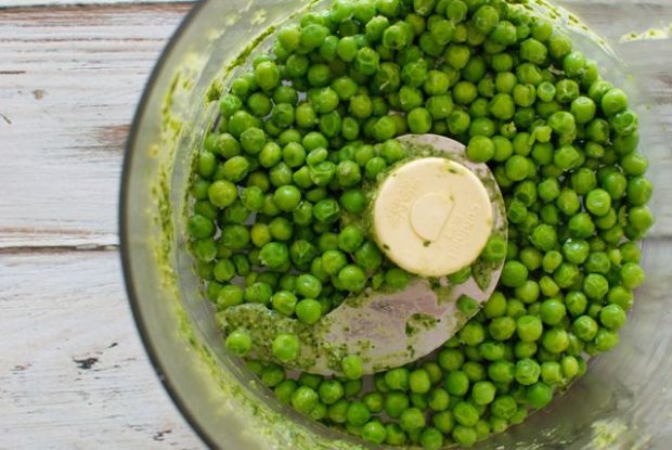 pesto with peas