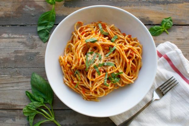 Pasta with No-Cook Tomato Sauce - Eating Made Easy