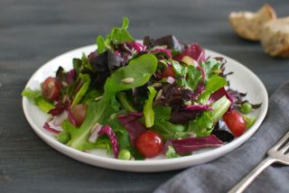 5 Tips to Make Salads Taste Better / Eating Made Easy