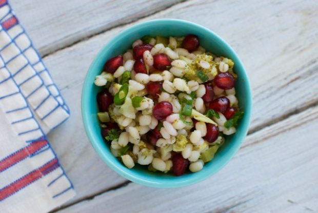 barley salad with broccoli and pomegranate