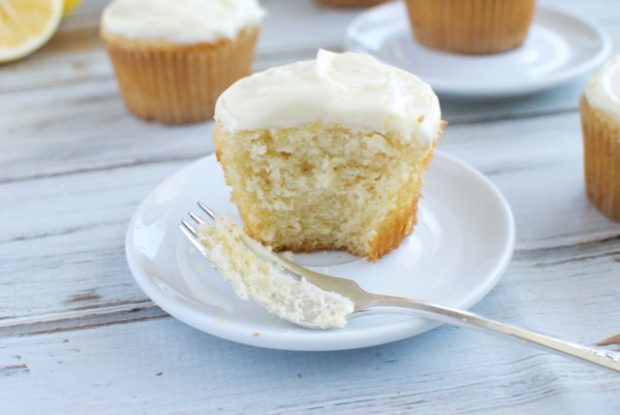 lemon poppy seed cupcakes