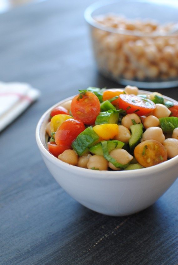 chickpea salad with tomatoes and cucumbers